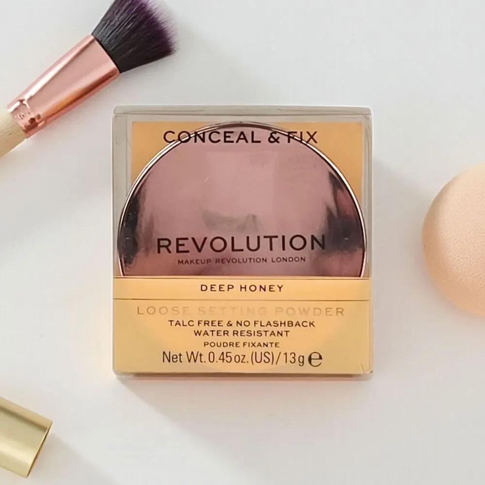 REVOLUTION Conceal & Fix Loose Setting Powder DEEP HONEY New In Box 13g